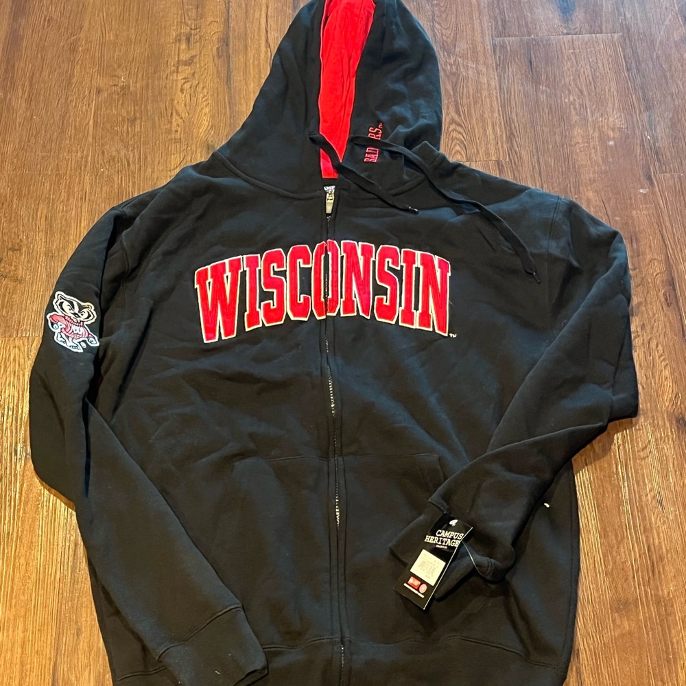Brand new Campus Heritage Wisconsin Badgers mens size L zip up hoodie